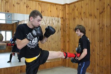 Кикбоксинг-Центр школа заслуженного тренера России Ишкова А.А. - фото, расписание, стоимость, отзывы - 1