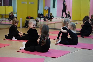 Школа художественной гимнастики GymBalance на проспект Славы - фото, расписание, стоимость, отзывы - 3